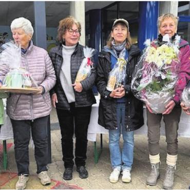 Fairness gibt gute Laune - Den Lady’s Cup gewannen: (von links) Regina Marti und Brigitte Blaser, Franziska Lehmann und Ning Leuthold, Heidi Schelker und Irene Schwarz. Bild: zg