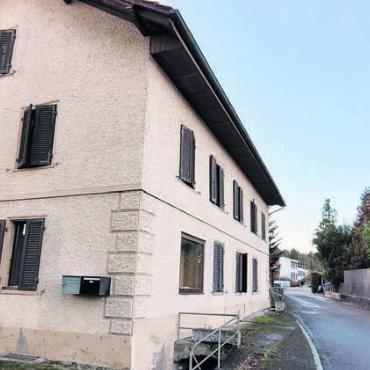 Grosse Erleichterung - Der Entscheid ist endgültig: Die Ortsbürger kaufen diese Liegenschaft mitten im Zentrum. Bild: Archiv