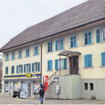 Zum Umdenken anregen - Das Lüthi-Tschiemer-Haus an der Friedhofstrasse ist 200 Jahre alt und vom Abriss bedroht. Der Verein setzt sich für den Erhalt ein. Bild: chh
