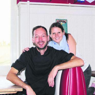 Palmen statt Burger - Ihr Diner in Wohlen ist bewusst im amerikanischen Stil gehalten. Jetzt werden Thomas Gieler und Carmen Stadelmann auch ihren Lebensmittelpunkt auf den amerikanischen Kontinent verlagern. Allerdings nicht in die USA sondern nach Costa Rica. Bild: Josip Lasic