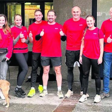 Rennen für einen guten Zweck - Auch die UBS Wohlen war mit einem Team am Charitylauf «Run4Kids» vertreten. Bild: pd