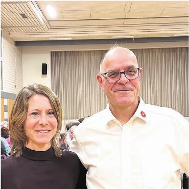Ein Leben für das Theater - Präsident Roger Buchacek mit dem neuen Stiftungsratsmitglied Sabine Renggli-Leuppi. Sie wird Nachfolgerin von Corinne Weibel.