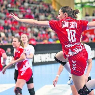 Die WM zum Greifen nah - Daphne Gautschi auf dem Weg zu einem neuen Höhepunkt in der Geschichte des Schweizer Frauenhandballs. Die erstmalige WM-Qualifikation ist so gut wie geschafft. Bild: Alexander Wagner