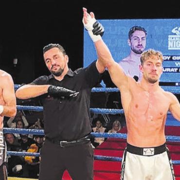 Weiterer Schritt vorwärts - Und der Sieger heisst: Roy Cipriano (rechts). Bild: Dani Berger