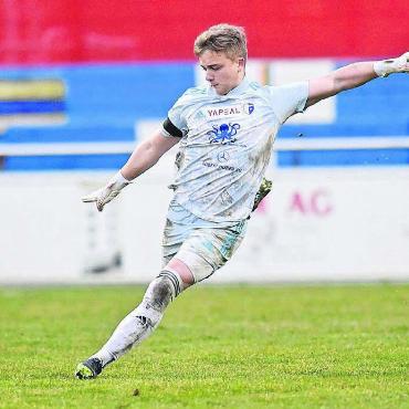 Der stille Rückhalt - Cédric Künzli in der vergangenen Saison im Spiel gegen die U21 von Neuchâtel Xamax. Damals kam er auf acht Spiele für die erste Mannschaft. In der laufenden Spielzeit ist er bei drei. Bild: Archiv/awa