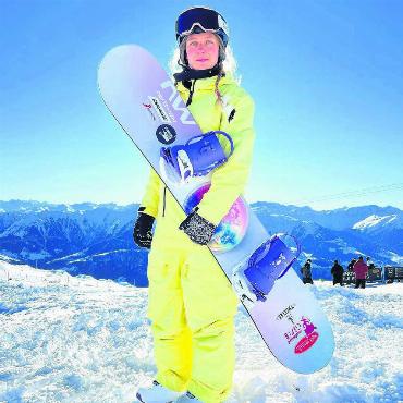 Die «Elfe» sagt Lebewohl - Winter, Schnee, Snowboard. Lia-Mara Bösch ist in ihrem Element. Ihre Leidenschaft bleibt ihr erhalten, aber nur noch als Hobby. Bilder: Fabrice Buff