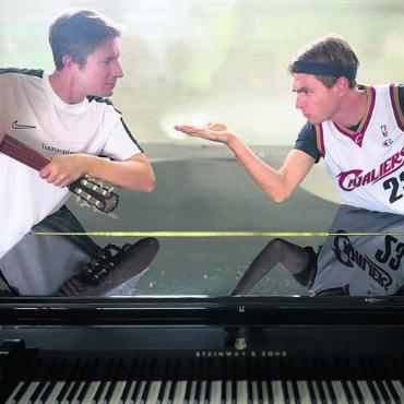 Musik der Champions - Die Organisatoren Walter Siegel (Chorleiter) und Mathieu Friz (Jazzpianist). Bild: pd