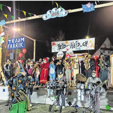 Viel Tradition, aber auch Neues - Die Fasnachtsgruppe Heid-Heid hat am Freitagabend ihr Motto bekannt gegeben und damit die Villmerger Fasnacht offiziell eröffnet. Bild: zg