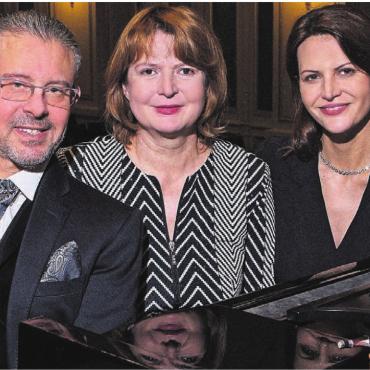 Neujahrskonzert mit dem Trio Karni - Von links: Gilad Karni, Nina Ardashir, Eugenia Karni. Bild: zg