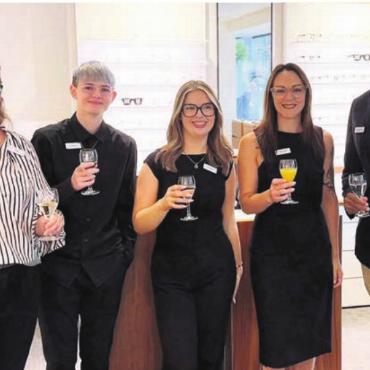 48. Fachgeschäft landesweit - Das Fielmann-Team in Wohlen kann die ganze Welt der Brillenmode präsentieren. Bild: pd