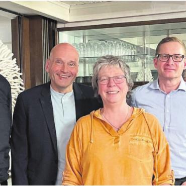 Präsidiumswechsel vollzogen - Der neue Präsident Christian Vuithier mit Amtsvorgänger Roger Cébe sowie den bleibenden Vorstandsmitgliedern Aktuarin Natalie Hagenbuch und Kassier Marco Widmer. Bilder: zg