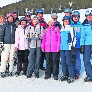 Abwechslungsreiche Tage erlebt - Die aktive Seniorencrew kürzlich in Arosa. Im nächsten Jahr geht es wieder an diesen Ort. Bild: zg