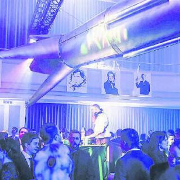 Agententreff im Chappelehof - Die Bond-Night ist bekannt für ihre aufwendige Deko. Bild: Archiv