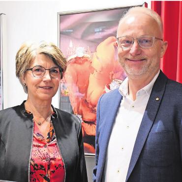 Die ewige Liebe zum Detail - Gabriela und Heinz Strebel in ihrem Geschäft «Strebel Uhren und Schmuck»: Bis längstens an Weihnachten freuen sie sich, noch persönlich für ihre Kundschaft da zu sein. Bilder: Archiv / Daniel Marti