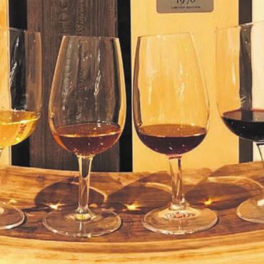 Das Wissen vertiefen - Mit dem Kriminalroman «Der Portwein-Erbe» in das Geheimnis des Portweins eintauchen. Bild: zg