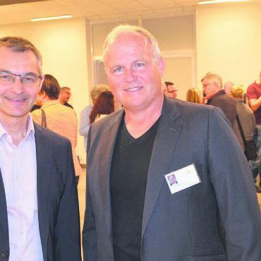 Mit Notstrom ist noch nichts gewonnen - Emanuel Egger (rechts), Leiter Betrieb und Infrastruktur am Spital Muri, lud zum «Blackout»-Workshop mit Referent Herbert Saurugg, Präsident der Österreichischen Gesellschaft für Krisenvorsorge. Bild: Thomas Stöckli