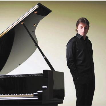 Einer, den man sich merken muss - Der junge Pianist Ilya Shmukler hinterlässt Eindrücke. Bild: zg