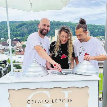 Familiengeschichte zum Schlemmen - Die drei Geschwister Lepore haben eine gemeinsame Mission. Die Schweiz soll mit der feinen Glace ihrer Familie versorgt werden. Bild: zg