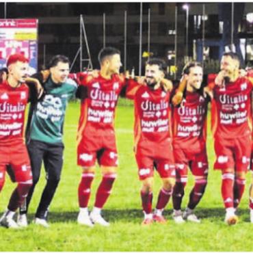 Erfolgreiche englische Woche - Der dritte Sieg ohne Gegentreffer in Serie. Die Murianer bejubeln ihren 3:0-Erfolg in Spreitenbach.