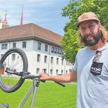 Sein Sport auf der grössten Bühne - In Muri wuchs Chris Räber auf. Hier lernte er seine ersten Freestyle-Tricks.