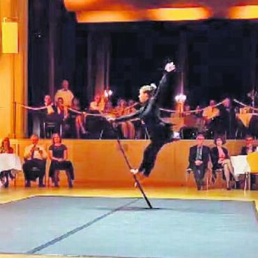 Der krönende Abschluss - Valeriia Dolynych begeisterte mit ihrer artistischen Show. Bild: zg