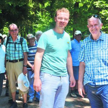 Über die Kultur im Austausch - Bereit für den Weitermarsch: Co-Wanderleiter Claudio Rossetti (rechts), Geschäftsführer des Künstlerhauses Boswil, und Benjamin Nyffenegger, Künstlerischer Co-Leiter des Musikfestivals «Boswiler Sommer». Bilder: Thomas Stöckli