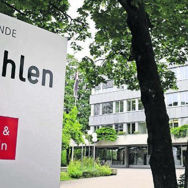 Zweiter Anlauf mit 120 Prozent - «Lebendig und mittendrin». So Wohlens Motto, ähnlich wird wohl auch die Budget- und Steuerfuss-Debatte verlaufen. Bild: Archiv/dm