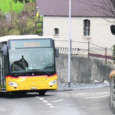 Station im Oberdorf muss bleiben - Dem Streckenteil hinauf zum Angliker Oberdorf droht die Streichung. Bild: dm
