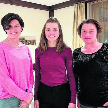Puls der Mitglieder auf der Spur - Claudia König, neues Vorstandsmitglied, Theresia Zumbühl und Martina Burkart, neue Produzentinnen der Oberfreiämter Buurechuchi (von links). Bild: zg