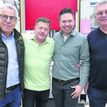 Formen das Metall nach Belieben - Die Protagonisten des Gewerbe-Treffs (von links): Hans Notter, Peter Wyrsch, Simon Bucher und Köbi Keusch. Bilder: Richard Gähwiler