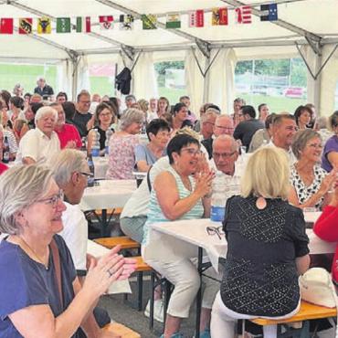 In wichtiger Mission für das Land - Nur wenige Niederwiler wussten vor der Bundesfeier, dass der Schweizer «Chefspion» im eigenen Dorf lebt. Umso aufmerksamer lauschten sie seinen Ausführungen.