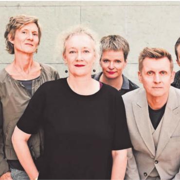 Mutige Stimmen und eine prägende europäische Pianistin - Das Julia Hülsmann Octet reisst das Publikum kraftvoll mit.
Bild: zg