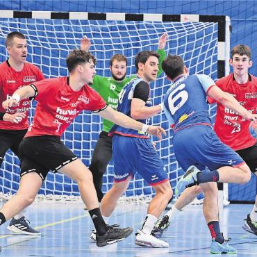 Einen Punkt erzittert - Die Murianer Abwehr (von links: Jan Heusi, Noel Angehrn, Goalie Ivo Rütimann und Mirco Külling) kassieren gegen den BSV Stans II zu viele Gegentore und verpassen den Sieg. Bild: tvm