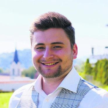 Musikalisch sind sie beide - Cyril Hofer lebt seit seinem 2. Lebensjahr in Dottikon und ist ein begeisterter Musiker. Zudem begleitet er auch als J&S-Snowboardleiter seit 2019 jährlich die KSAM ins Schneelager. Bilder: zg