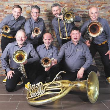 Musikalische Umrahmung - Die Freiämter Formation Sixpäck wird den Gottesdienst unter der Linde musikalisch begleiten. Bild: zg