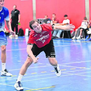«Nehmen alle Goalies mit» - Flügelspieler Daniel Lang in der Partie gegen Dagmersellen. Er ist der Ansicht, dass Muri nichts zu verlieren hat. Bild: tvm