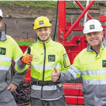 Vom Maurer zum Bauführer – Aufstiegschancen im Bau - Baustelle Mellingen (v. l.): Lukas Kottmann (Bauführer), Nahuel Cadosch (1. Lehrjahr), Franz Suter (Polier) Bild: ipix.ch