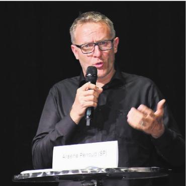 «Wollt ihr den Unbequemen …?» - Arsène Perroud verteidigte seinen Kurs. «Eine Gemeinde hat Aufgaben zu erfüllen.»