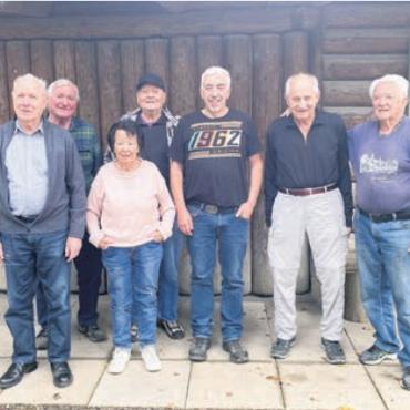 Die alten Halder wie Zugvögel - Die Gruppe der alten Halder, welche die Zusammenkunft feierten. Bild: zg