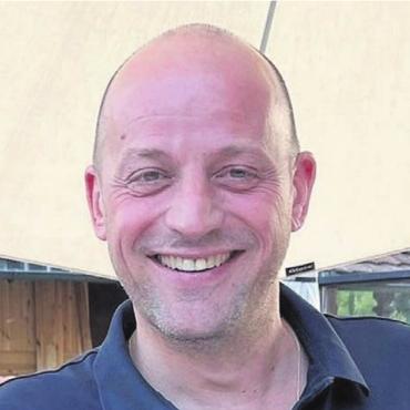 «Ich bin ab und zu 24 Stunden wach» - Der Wohler Martin Laubacher ist ein bekanntes Gesicht in der Region und engagiert sich an vielen Fronten. Handball, Fasnacht oder im Strohmuseum. Bild: zg