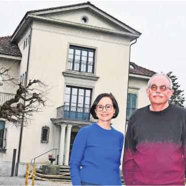 «Einmalig auf der ganzen Welt» - Museumsleiterin Petra Giezendanner und Lokalhistoriker Daniel Güntert betrachten das Schweizer Strohmuseum als ein Aushängeschild von Wohlen, das weit über die Ortsgrenzen hinaus seine Strahlkraft hat. Dies ist vor allem auch dem historischen Sitz in der Villa Isler zu verdanken.