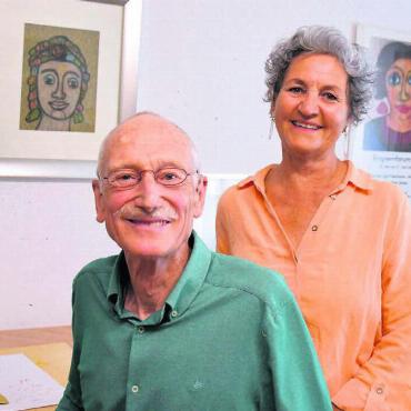 Muse mit oder ohne Musik - Daniela und Paul Egli sind mit ihren Werken in ihrem Atelier an der Klosterfeldmatt 7 bei der diesjährigen K-13 der offenen Ateliers dabei. Bild: Verena Anna Wigger