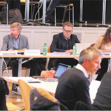 Das Volk ernst nehmen - Der Gemeinderat musste sich gestern einiges an Kritik anhören (von links): Denise Strasser, Thomas Burkard, Arsène Perroud, Ariane Gregor und Roland Vogt, das Bild stammt von einer früheren Sitzung. Bilder: Archiv