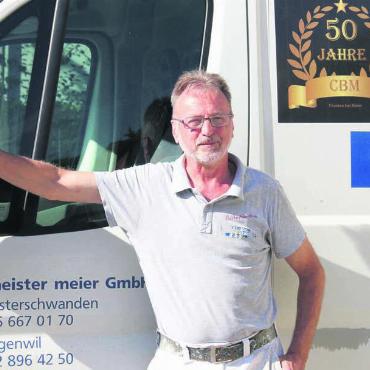 Ein Mann mit Qualitäten - Beat Christen kam und blieb hängen. Und will auch weiter als Maler arbeiten. Bild: Monica Rast