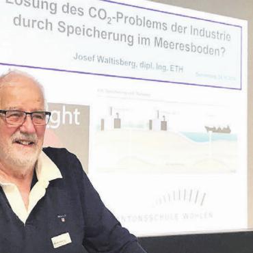 Einsteigen, anschnallen und staunen - Verhaltene Zuversicht des Fachmannes Josef Waltisberg zu Massnahmen und Resultaten einer CO²-Reduktion. Bilder: rig