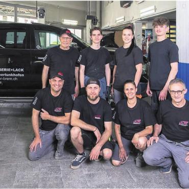 Ausgezeichnete Qualität bestätigt – Ihr Fahrzeug in besten Händen - Arthur Brem, Gian, Shania, Joel, Lars, Doriano, Sarah, René.