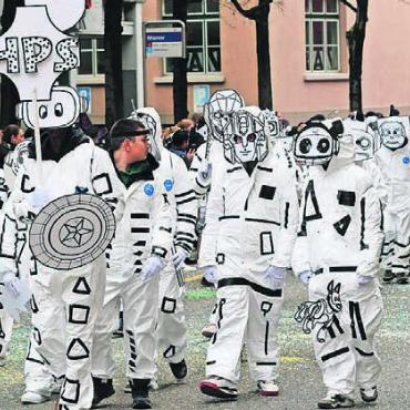 «Unvorstellbar schön» - Die HPS Wohlen mit originellen Anzügen und Masken – natürlich selbst gemacht.