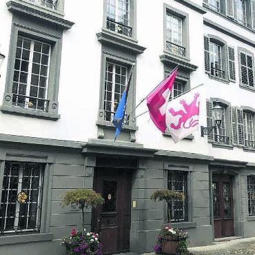 Mit durchgeladener Pistole gedroht - Das Bezirksgericht Bremgarten musste sich mit einem Wohler und dessen impulsiv-aggressivem Verhalten unter Alkohol- und Drogeneinfluss befassen. Bild: tst