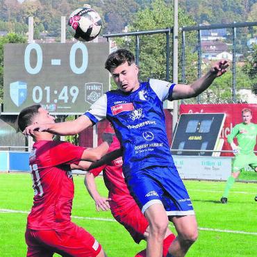«Eiertanz» zum Start - Gentrim Uka (rechts) hat für den FC Wohlen im Testspiel gegen seinen Ex-Club Baden getroffen. Bild: Archiv/jl