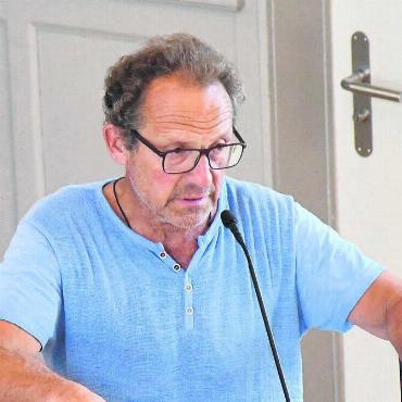 Mit Risiken auseinandersetzen - Daniel Heinrich, der Präsident der Finanz- und Geschäftsprüfungskommission, verwies auf die schlechten Kennzahlen und die anstehenden hohen Investitionen. Bild: Daniel Marti